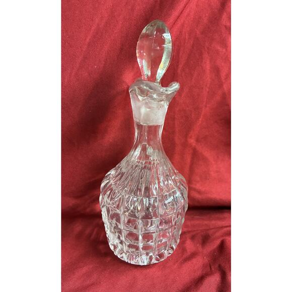 Duncan Miller Glass "Pineapple" Diamond Point Cruet Bottle 7" Tall with Stopper - Picture 3 of 6